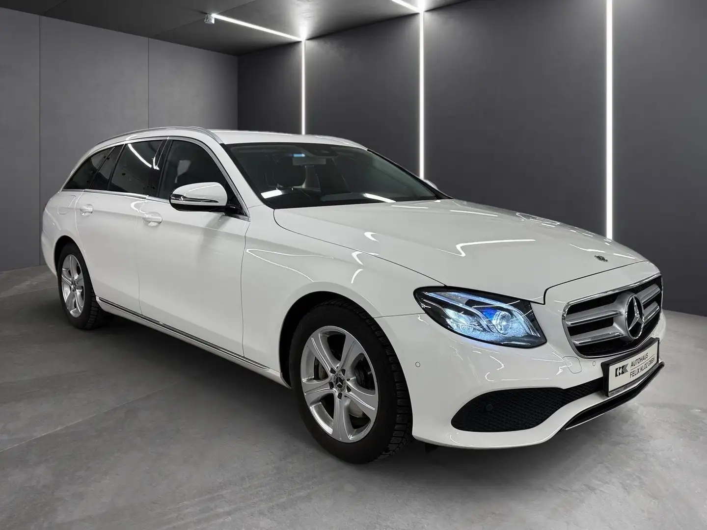Mercedes-Benz E 200 T 4M Avantgarde*Totwinkel*Kamera*Multibeam Weiß - 2
