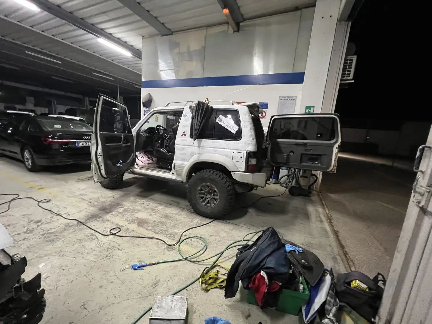 Mitsubishi Pajero Canvas Top 2.5 td SE my88 - 1