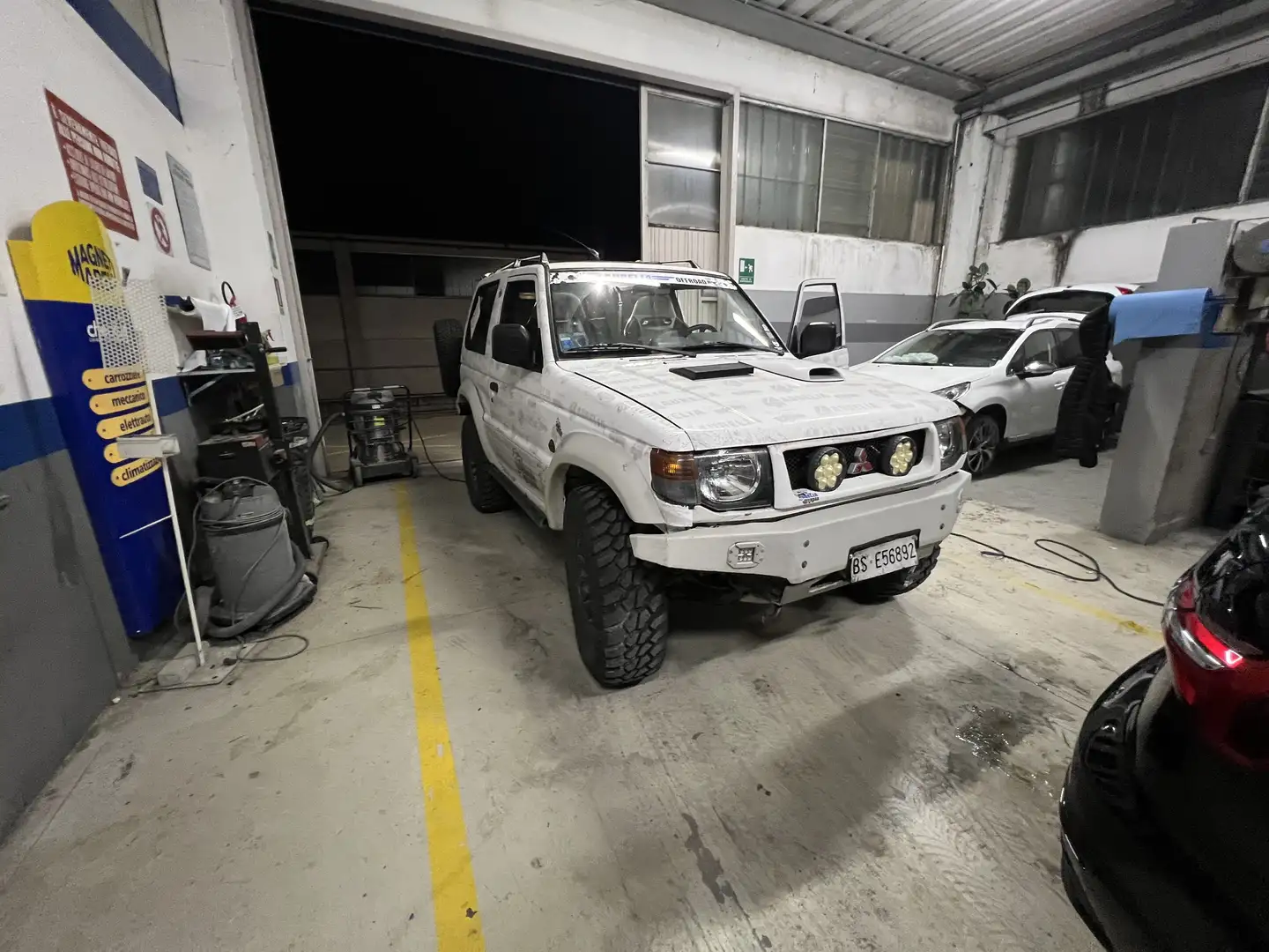 Mitsubishi Pajero Canvas Top 2.5 td SE my88 - 2