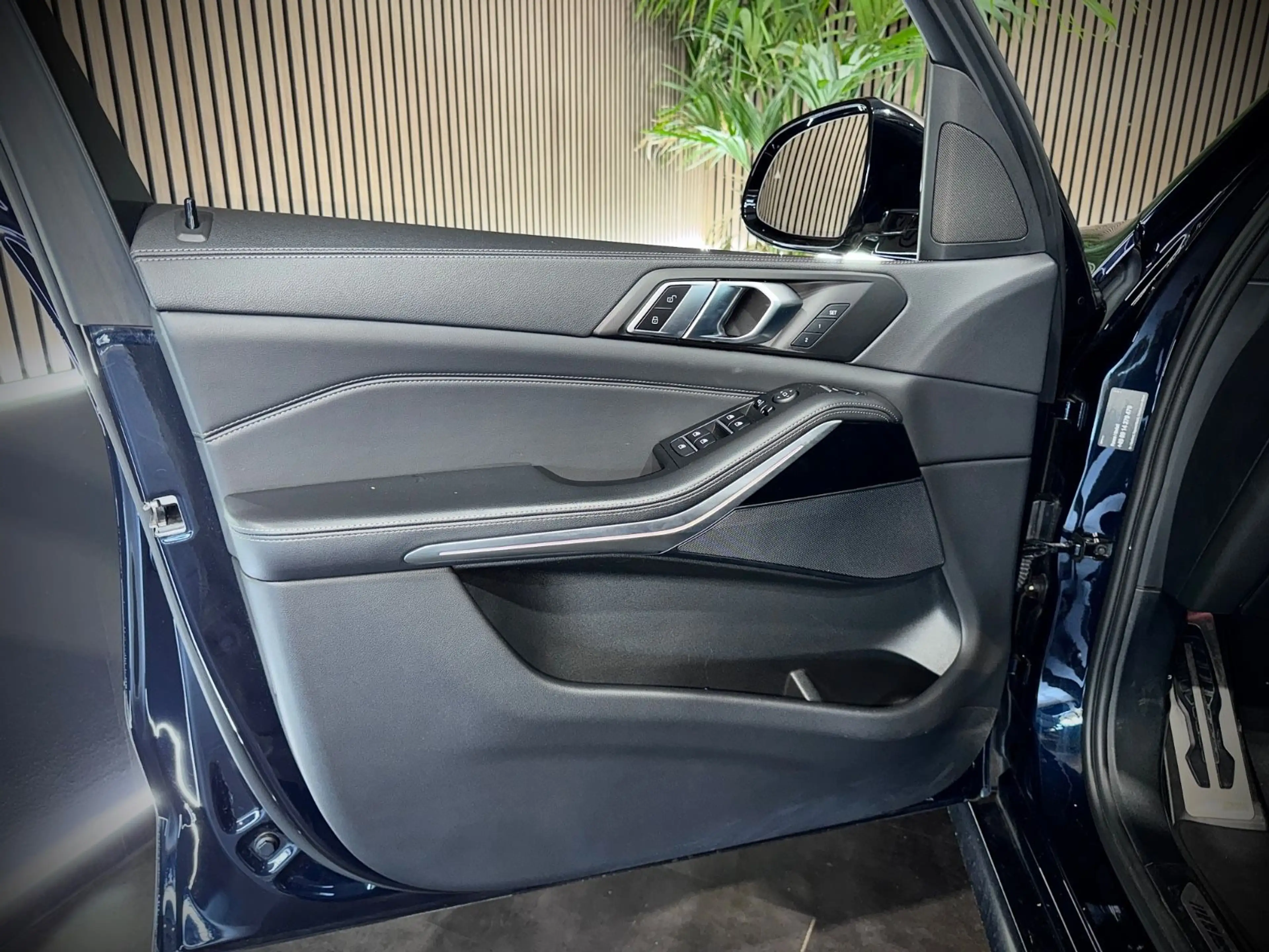 BMW X5 M — photo 8