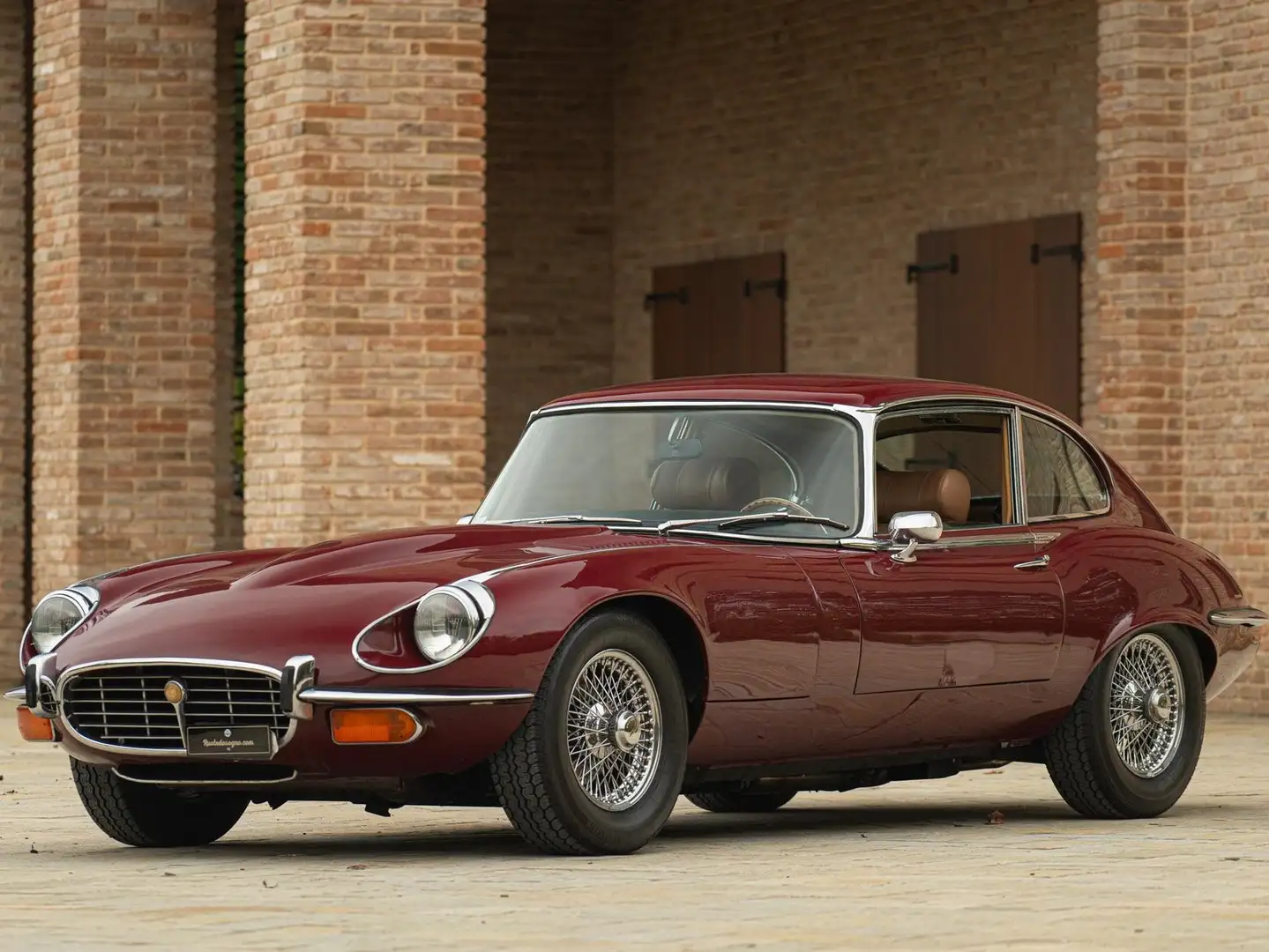 Jaguar E-Type V12 Rouge - 1