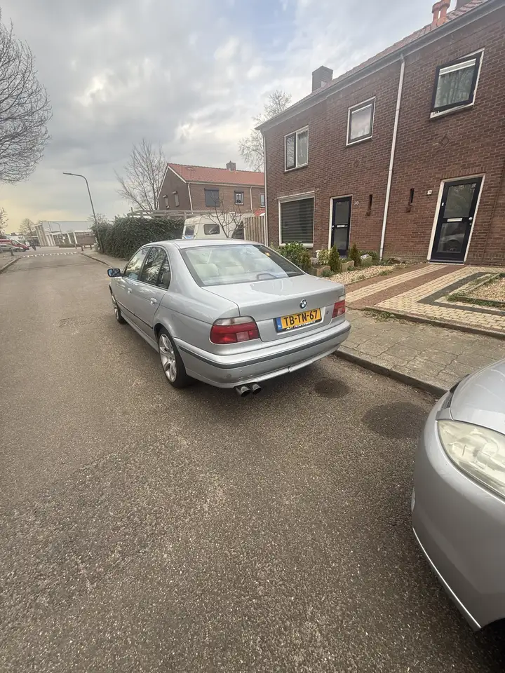 BMW 520i 24V Executive, foto 2