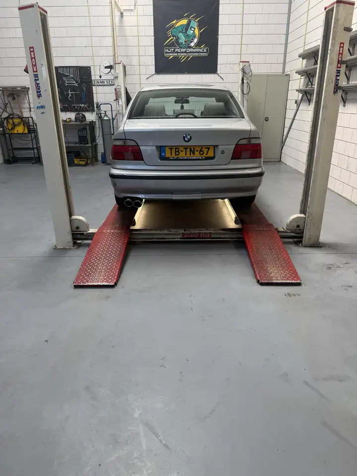 BMW 520i 24V Executive, foto 4