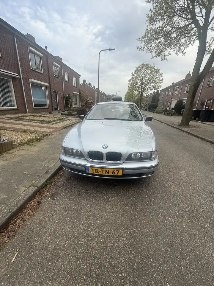 BMW 520i 24V Executive, foto 1