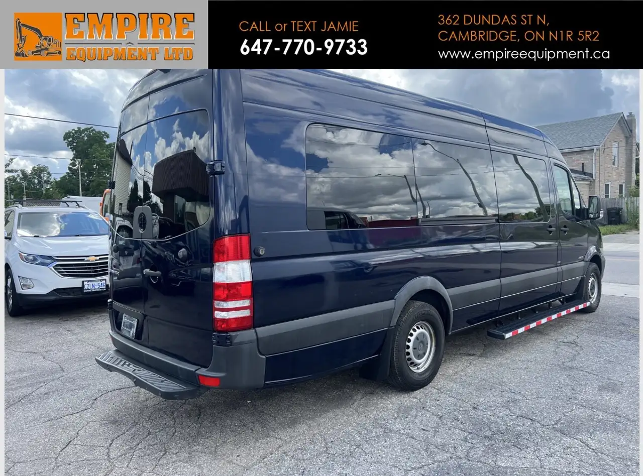 Mercedes-Benz Sprinter photo Mercedes-Benz Sprinter