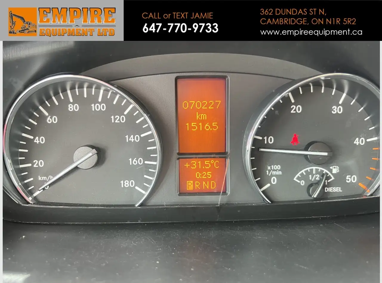Mercedes-Benz Sprinter photo Mercedes-Benz Sprinter