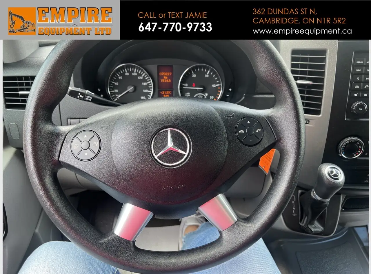 Mercedes-Benz Sprinter photo Mercedes-Benz Sprinter