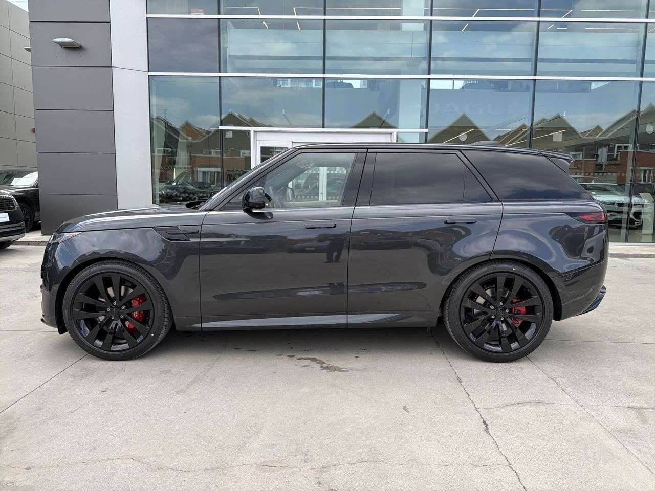 2026 Land Rover Range Rover Sport P400 Dynamic SE alt 5