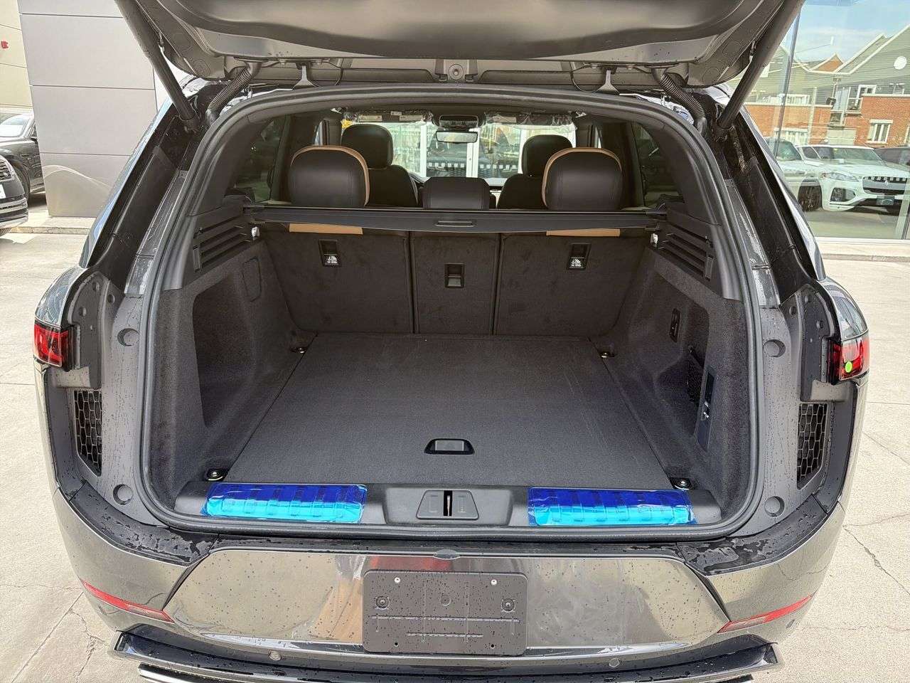 2026 Land Rover Range Rover Sport P400 Dynamic SE thumb 21