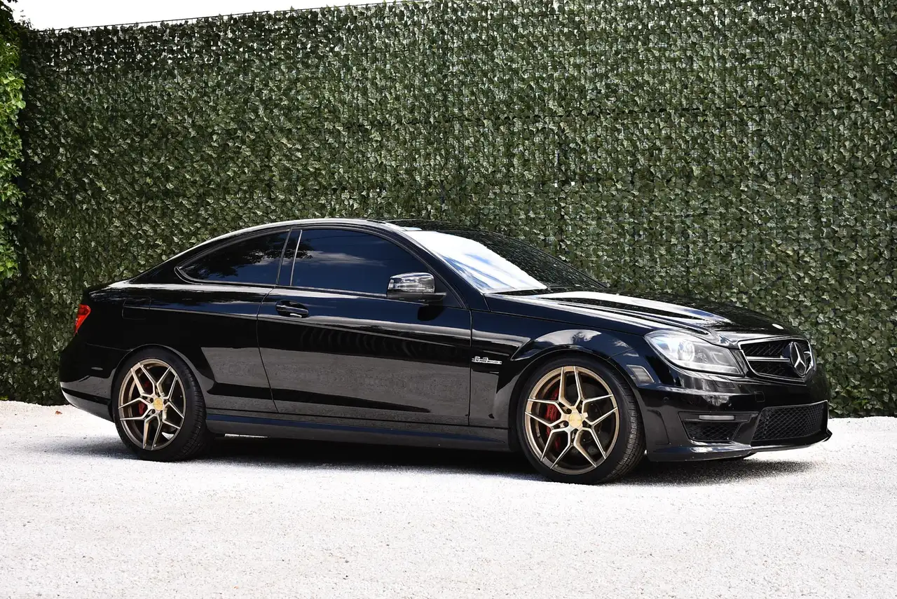 2015 Mercedes-Benz C 63 AMG S, photograph 2