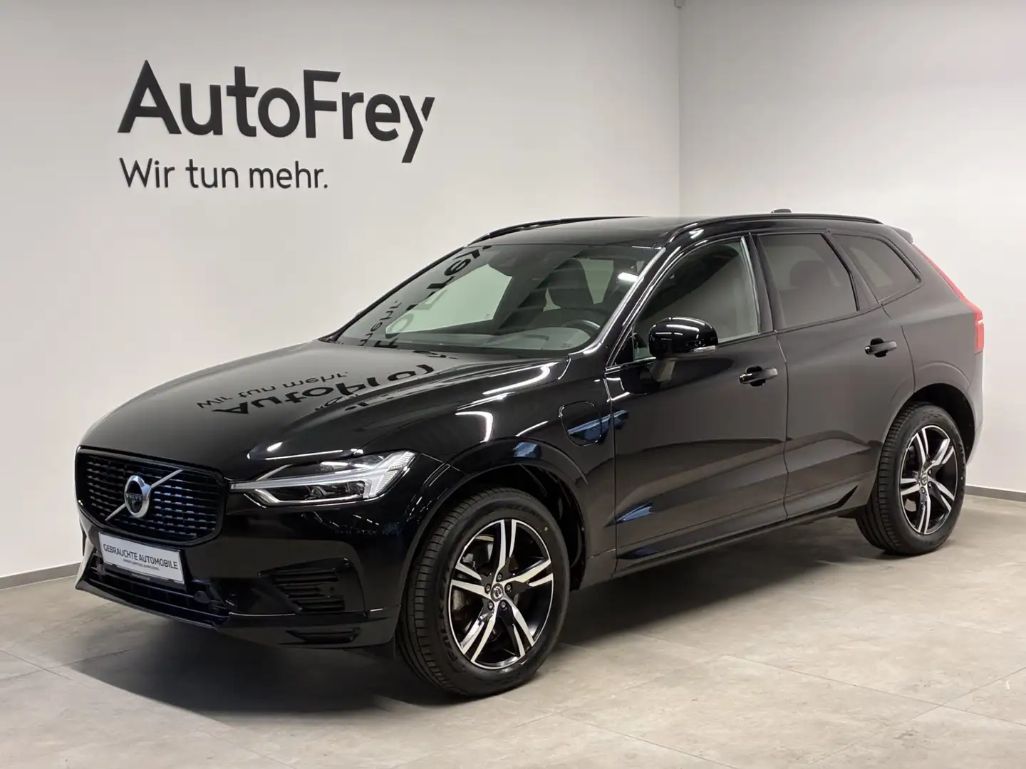 Volvo XC60 T6 AWD R-Design Schwarz - 1