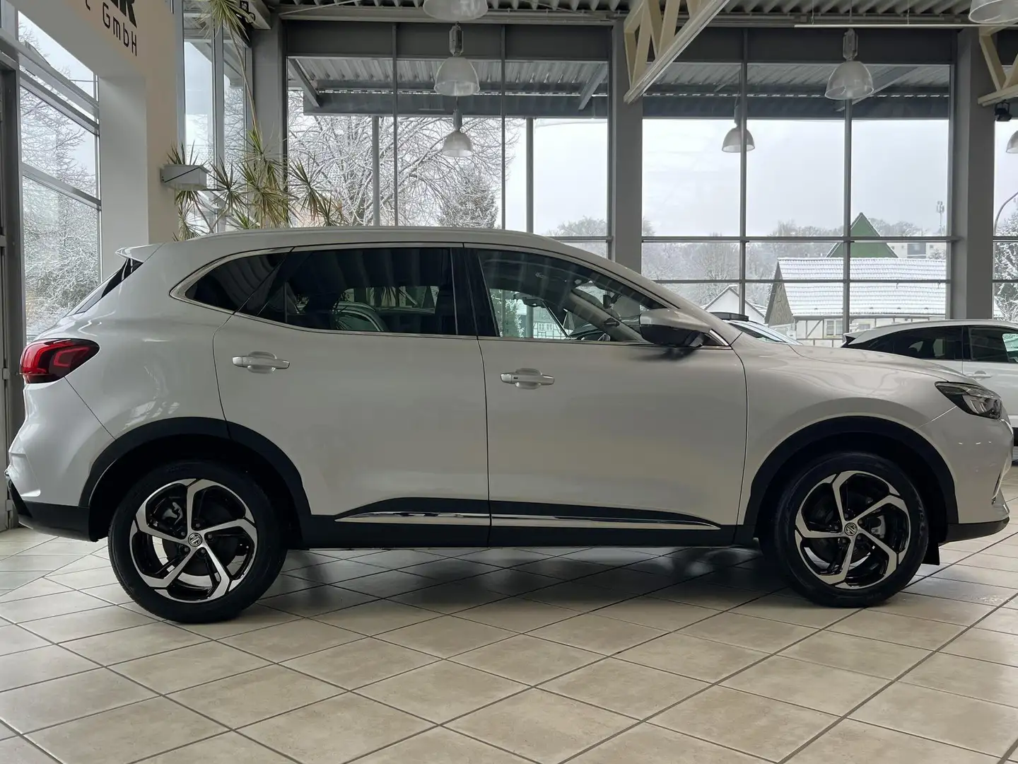 MG HS HS Luxury*ACC*360°*PANO*SHZ*NAV*CARPLAY*AMBIENTE* Silber - 2