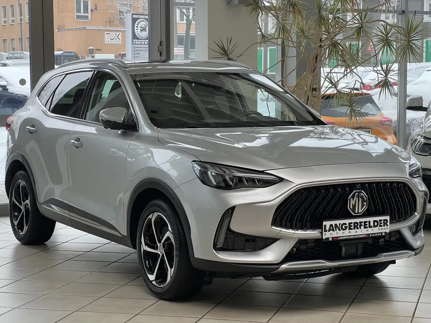 MG HS HS Luxury*ACC*360°*PANO*SHZ*NAV*CARPLAY*AMBIENTE* Silber - 1
