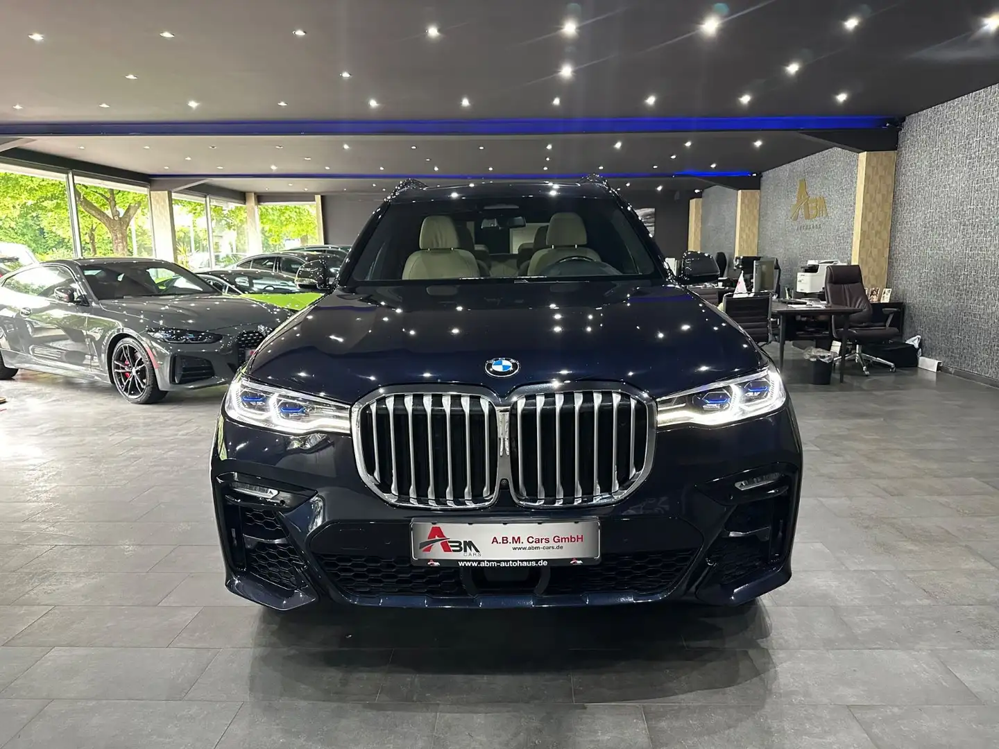 BMW X7 xDrive 40 d M Sport /Sky Lounge  / Soft-Close Чёрный - 2