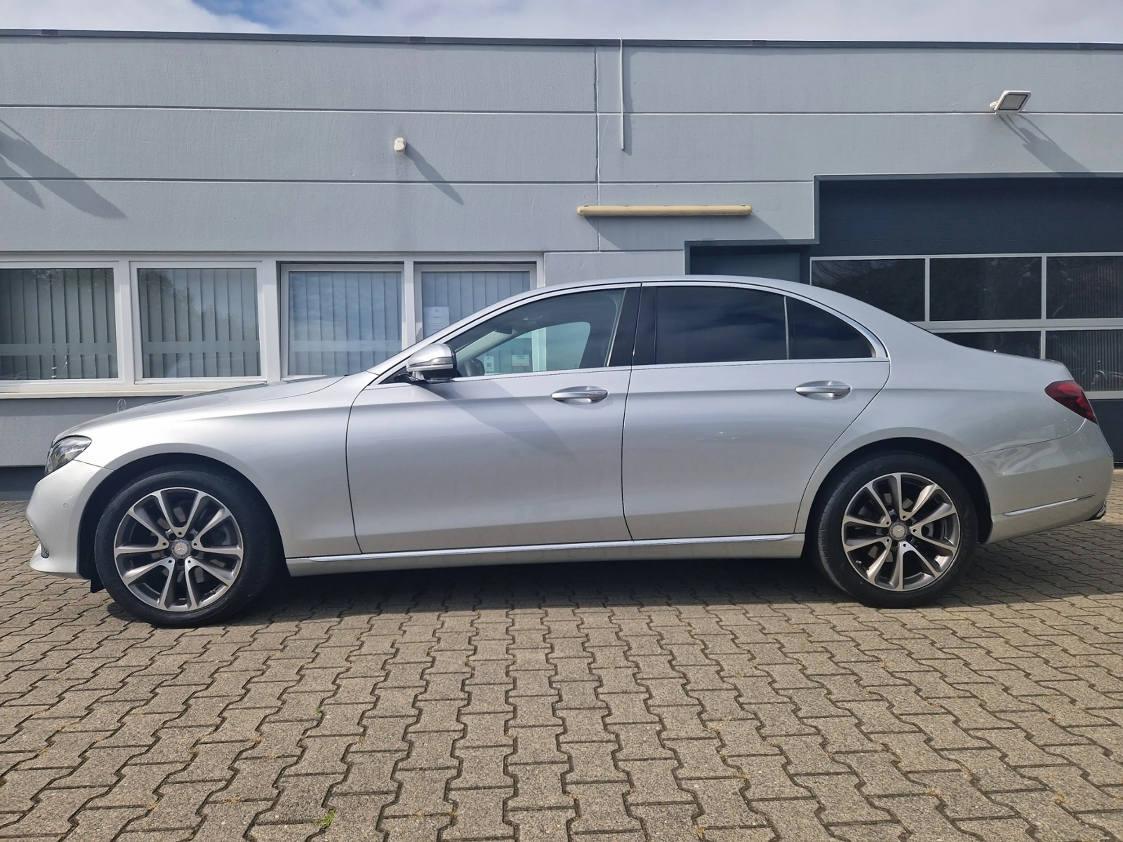 Mercedes-Benz E 220 E220d Exclusive*Pano* — photo 2