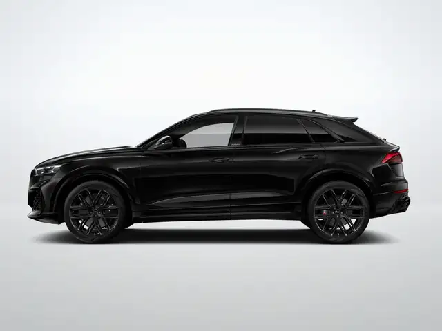 Audi RS Q8 view 3