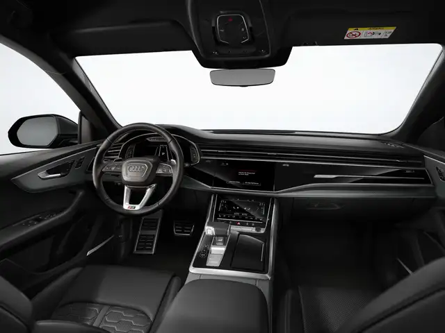 Audi RS Q8 view 9