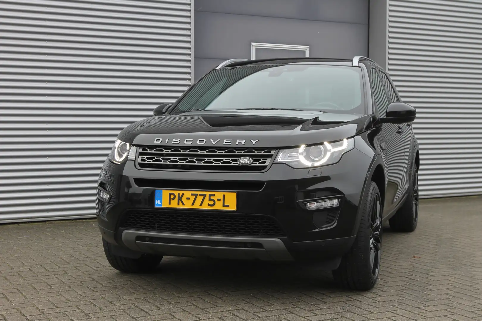 Land Rover Discovery Sport 2.0 TD4 HSE I Aut. I Pano.dak I Leder I Camera Zwart - 2