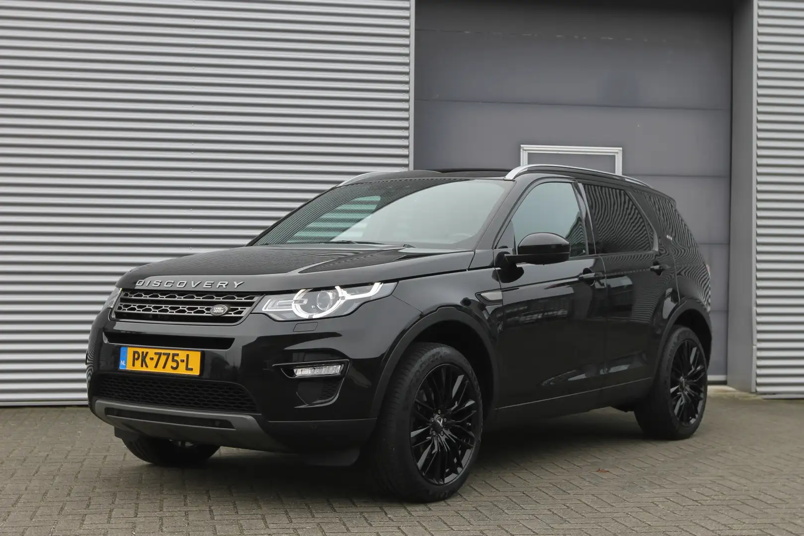 Land Rover Discovery Sport 2.0 TD4 HSE I Aut. I Pano.dak I Leder I Camera Zwart - 1