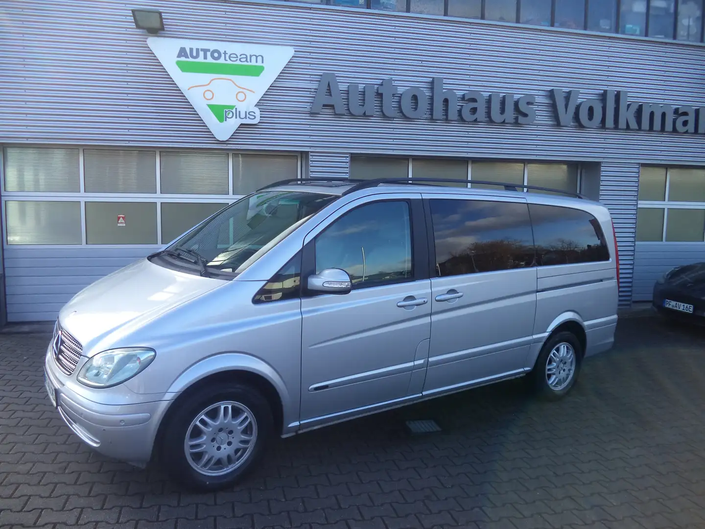 Mercedes-Benz Viano Sitzheizung Navi Schiebedach Einparkhilfesensoren Grau - 1