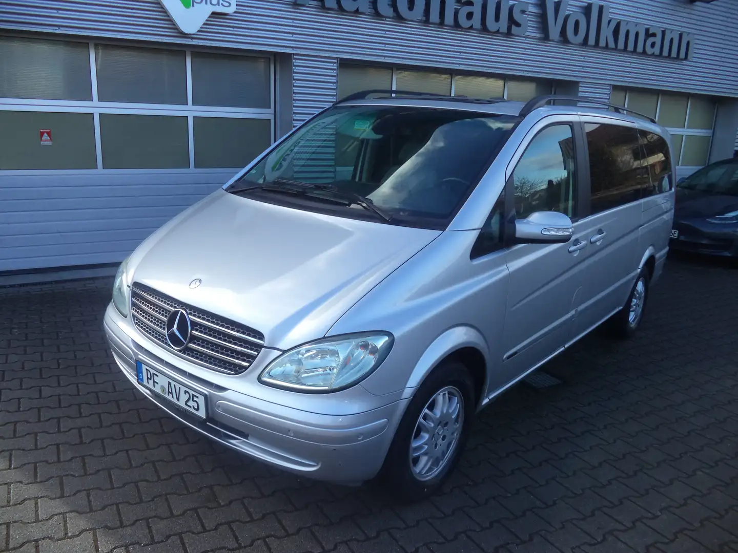 Mercedes-Benz Viano Sitzheizung Navi Schiebedach Einparkhilfesensoren Grau - 2