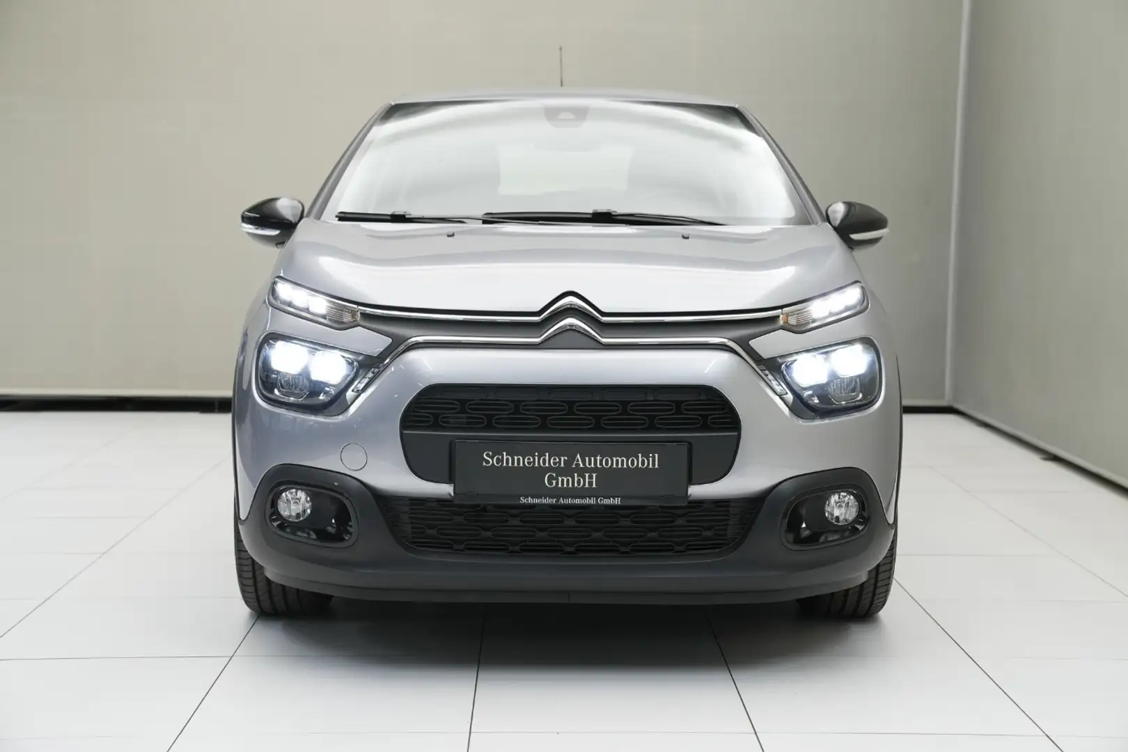 Citroen C3 1.2 PureTech 82 Plus (EURO 6d) Grau - 2