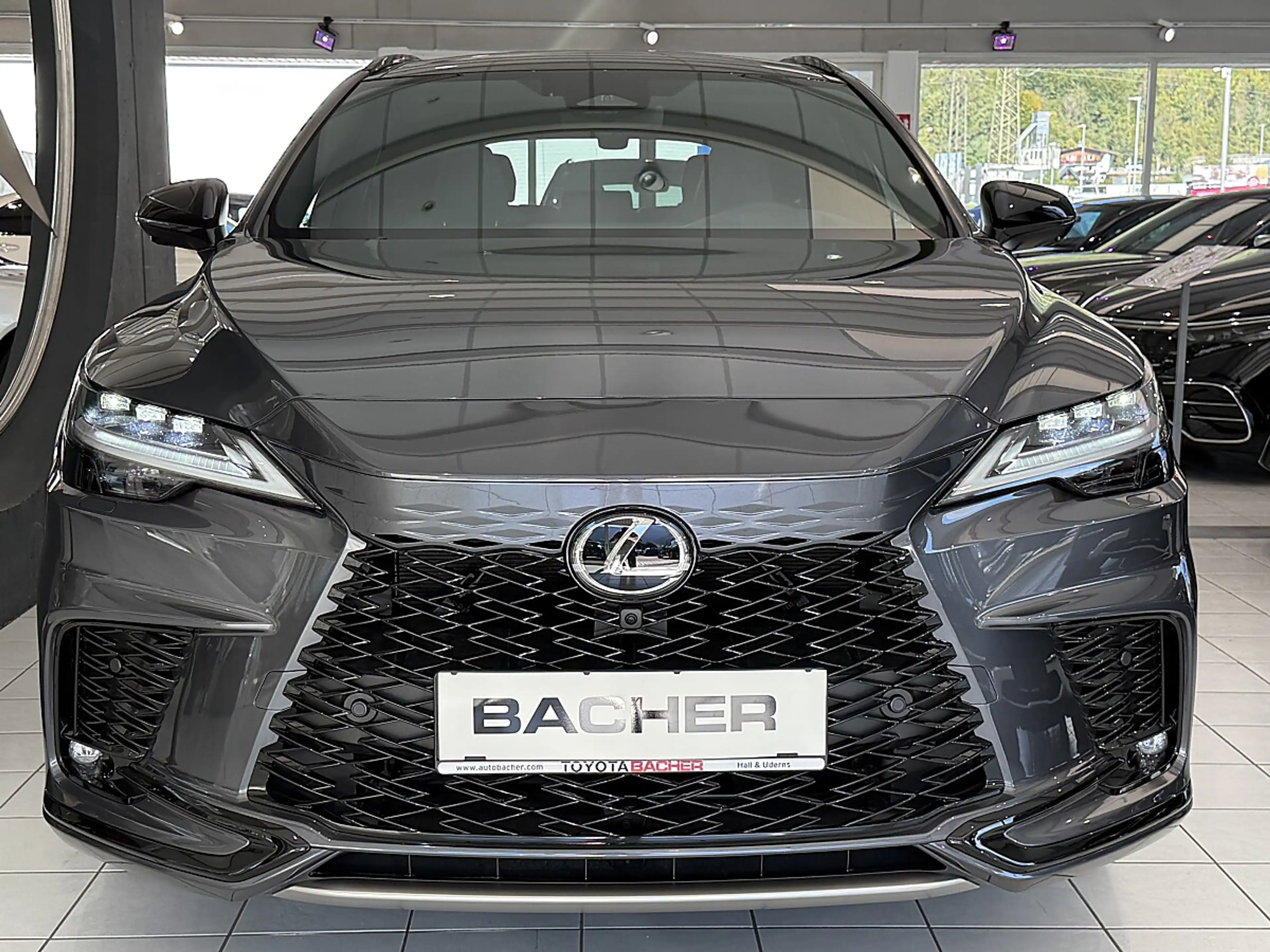 Lexus RX 500h — photo 11