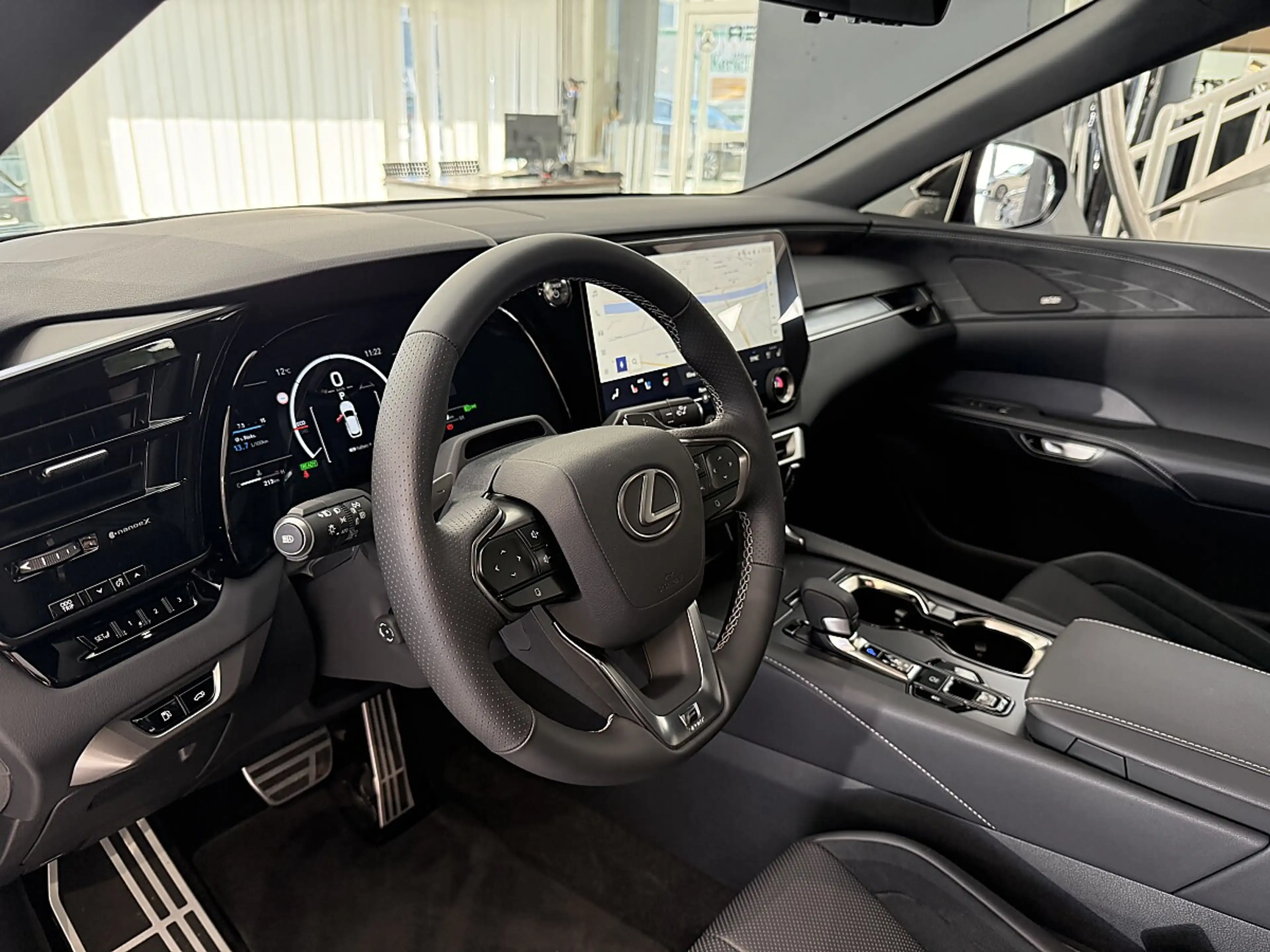 Lexus RX 500h — photo 15