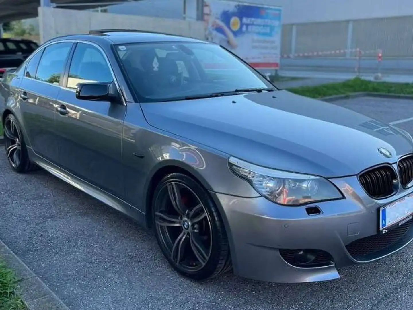 BMW 530 530d Aut. Šedá - 1