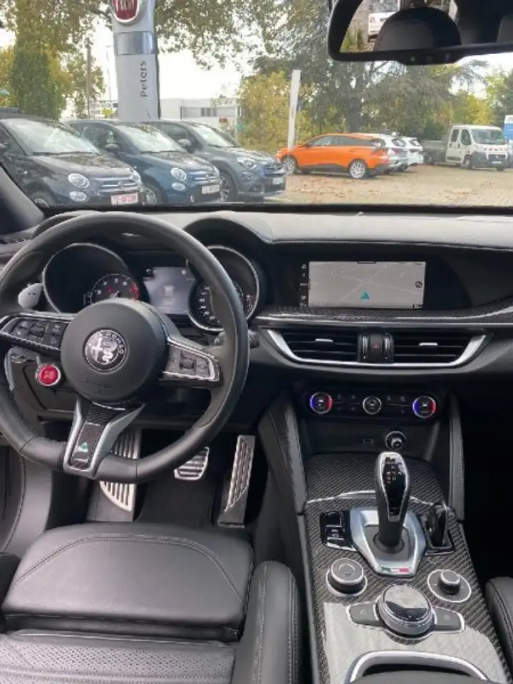 Alfa Romeo Stelvio 2022 — фото 13