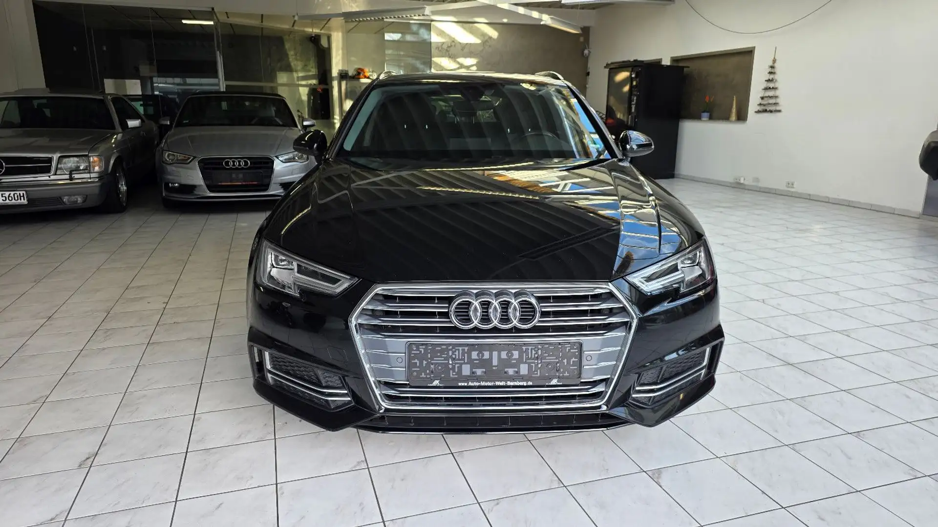Audi A4 Avant sport, S line Selection Schwarz - 2