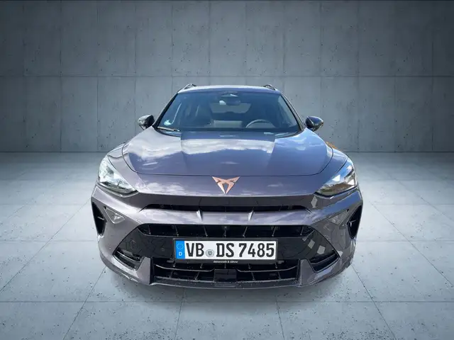 Cupra Formentor view 8