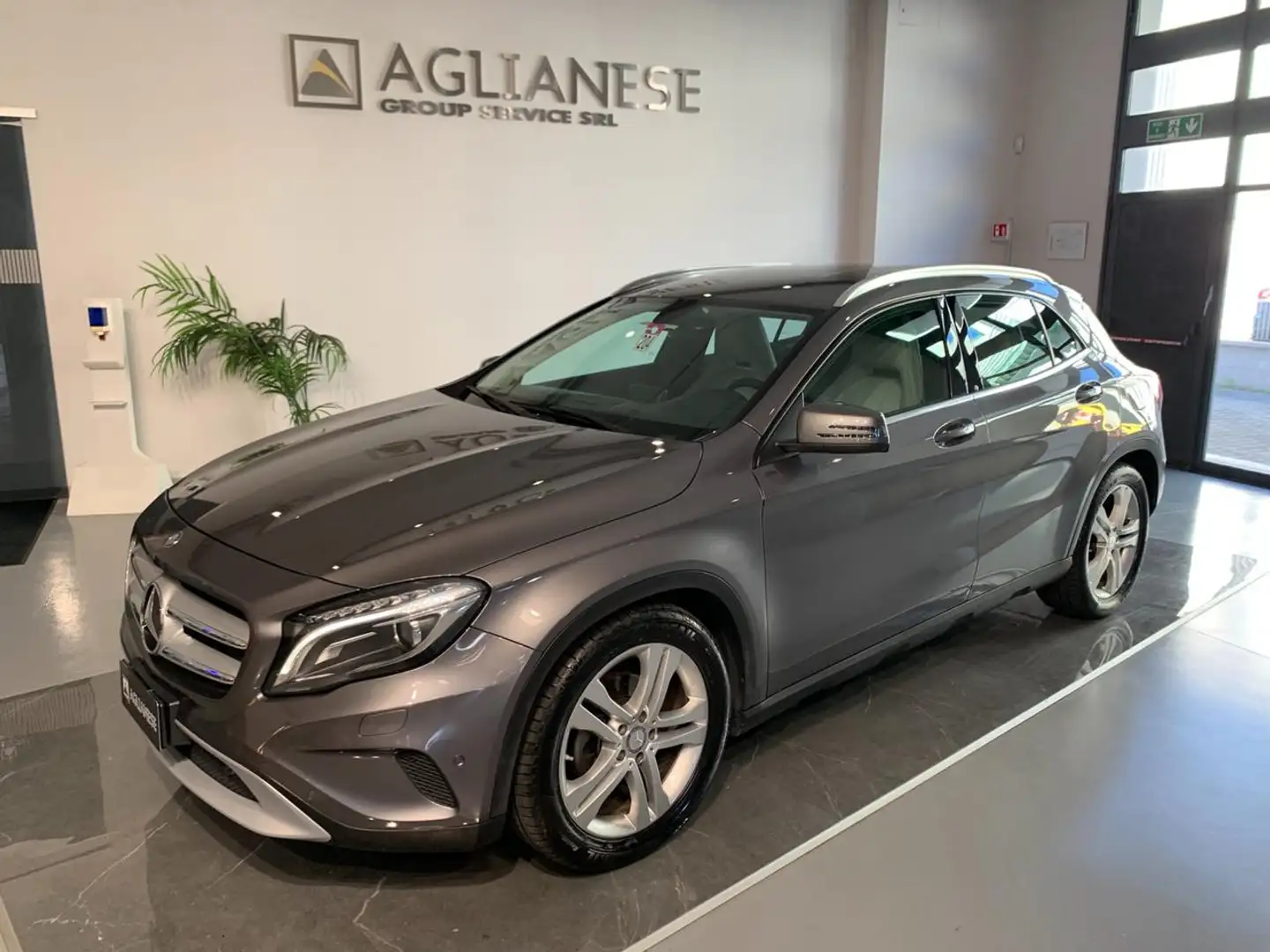 Mercedes-Benz GLA 220 CDI Automatic 4Matic Premium Grau - 1