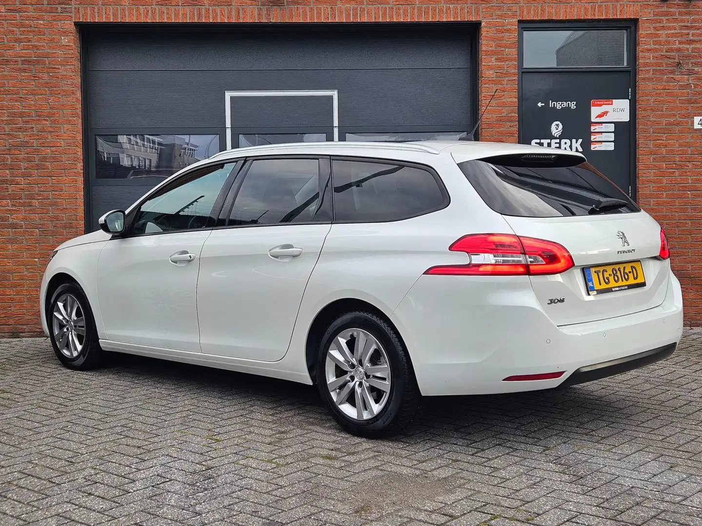 Peugeot 308 SW 1.2 PureTech Blue Lease Pano Carplay DAB Cruise Weiß - 2