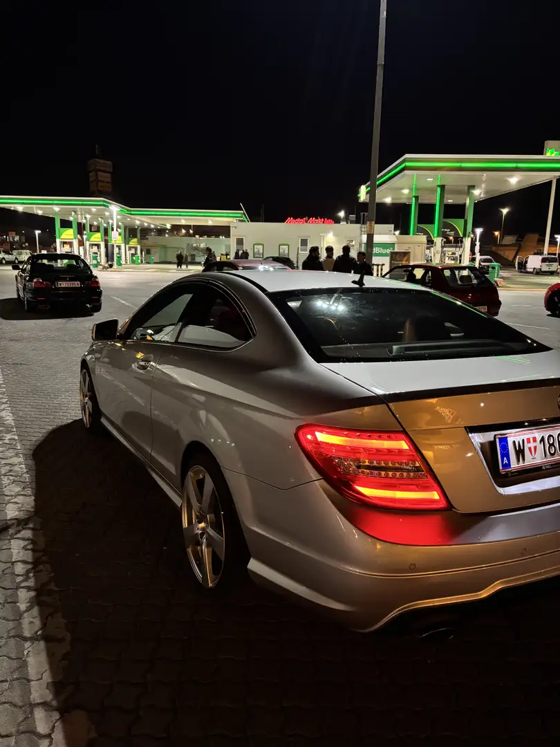 Mercedes-Benz C 220 CDI DPF Coupe (BlueEFFICIENCY) 7G-TRONIC - 1