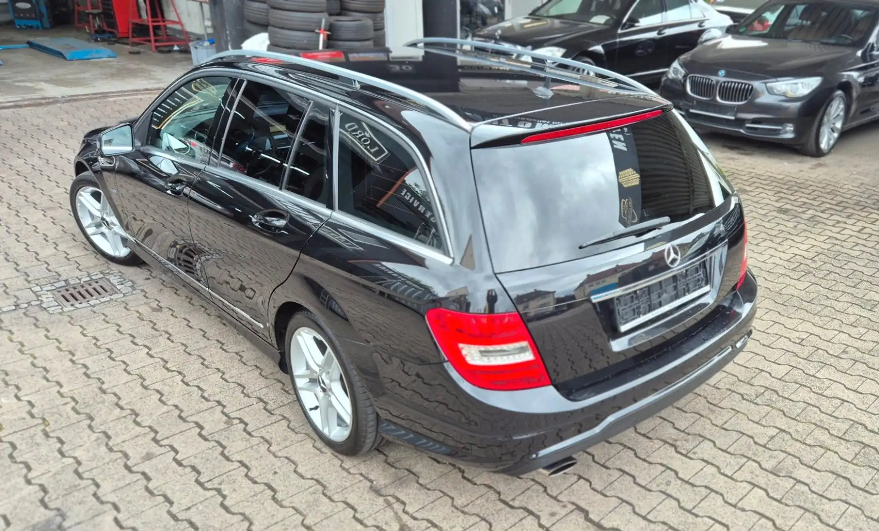 Mercedes-Benz C 180 CGI BlueEfficiency/ AMG-Sportpaket -1.Hand Schwarz - 2