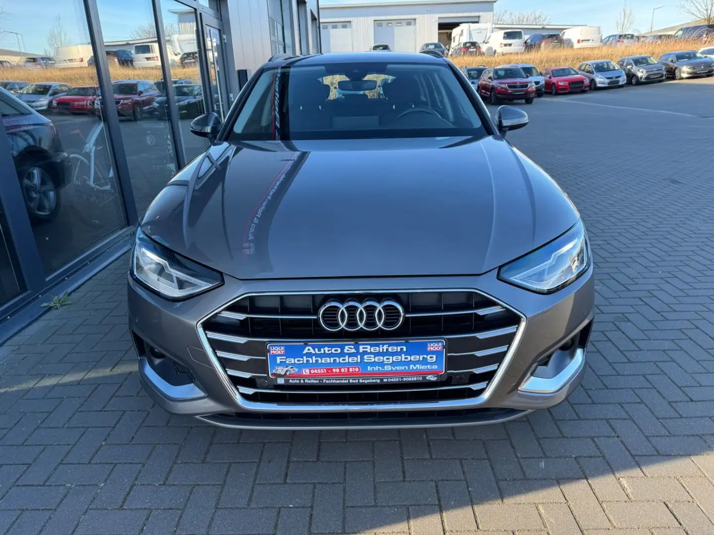 Audi A4 Avant 30 TDI advanced S-Tronic*NAVI*LED*ACC Gris - 2