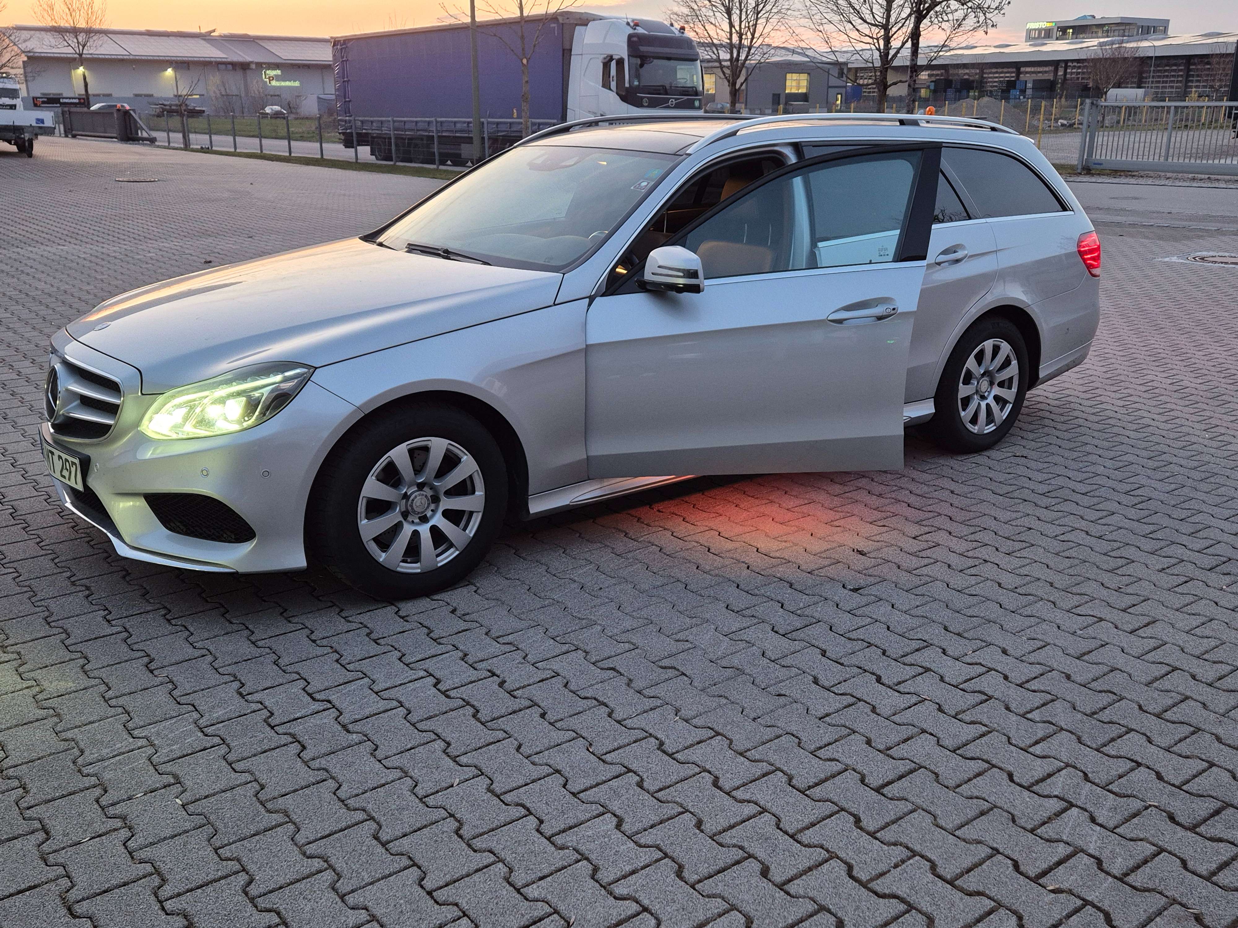 Second hand Mercedes Benz E-Class 300