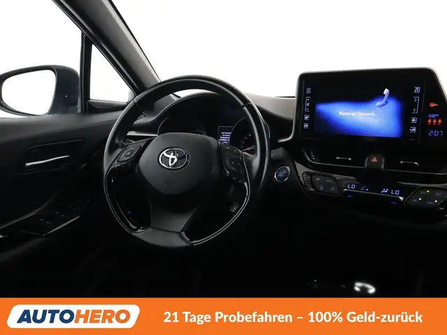 Toyota C-HR view 13