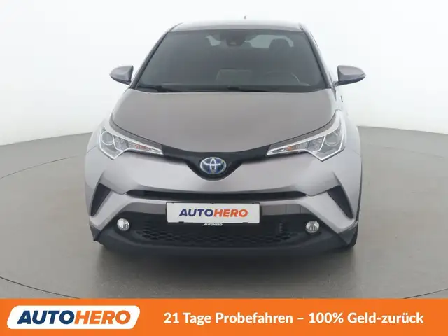 Toyota C-HR view 9