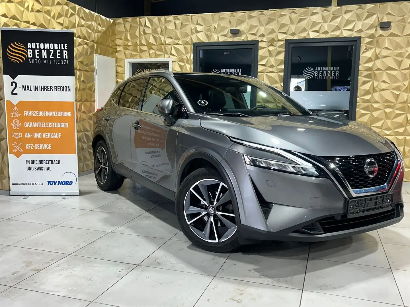 Nissan Qashqai Tekna/PANO/360°/APPLE/BOSE/HEAD-UP/SHZ Grau - 2