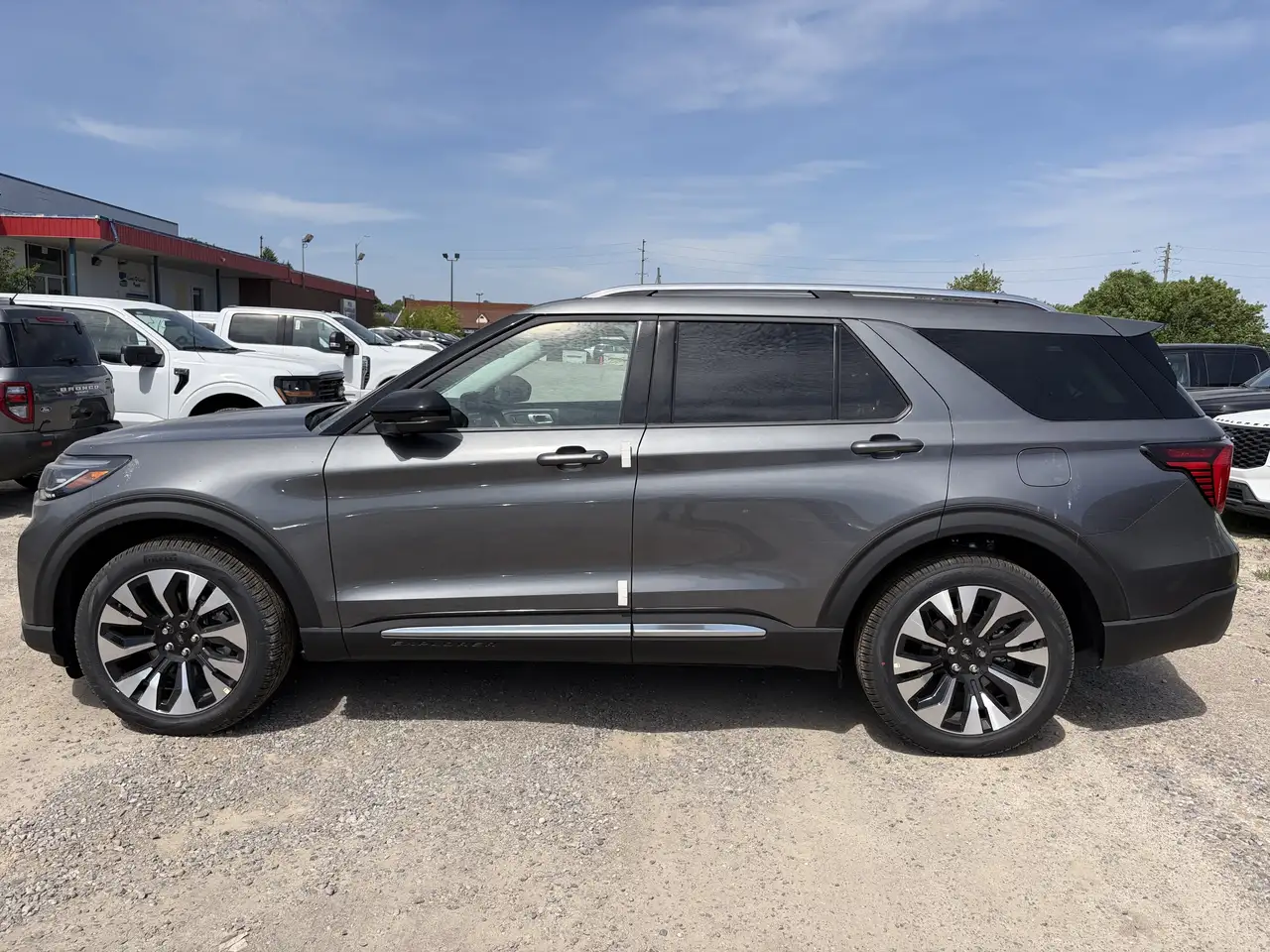Ford Explorer снимка Ford Explorer