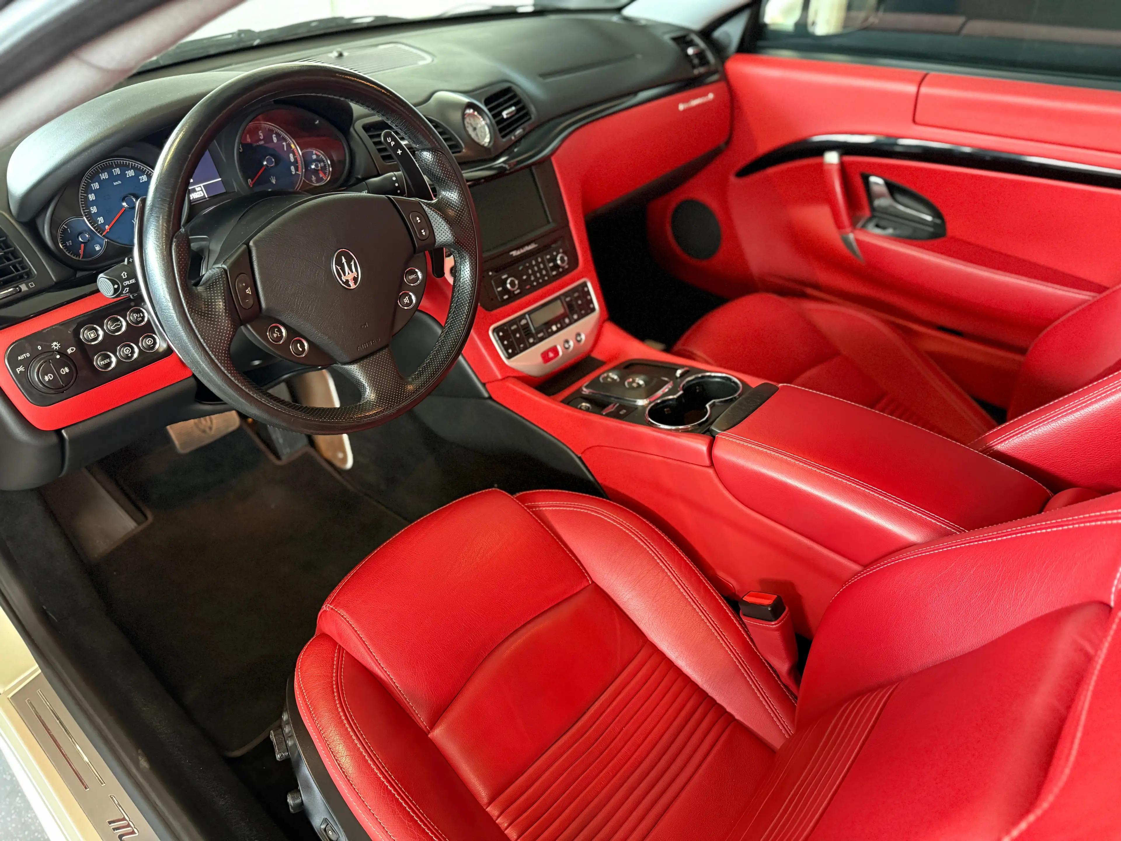 Maserati GranTurismo S V8 Servicehistory lückenlos Tausch Finanzieru — photo 15