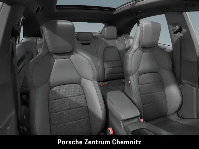 Porsche Macan view 6
