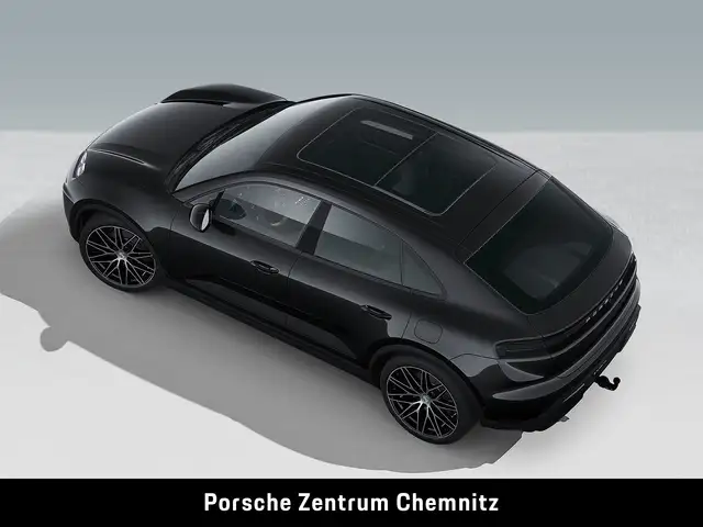 Porsche Macan view 4