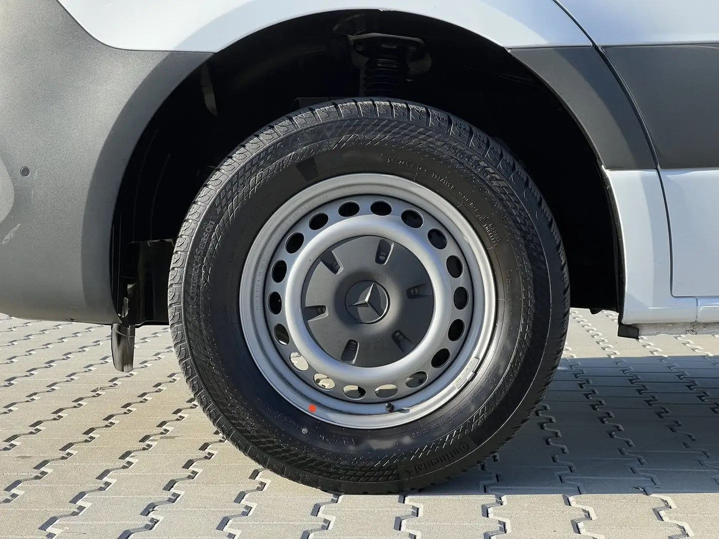 Mercedes-Benz Sprinter 317 Standard L2H2 360°+Schwingsitz+Shz. Weiß - 2