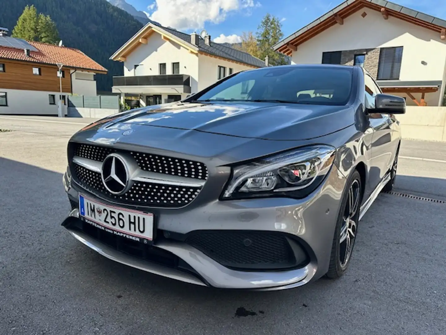Mercedes-Benz CLA 220 CLA 220 d Aut. AMG Line Grau - 2