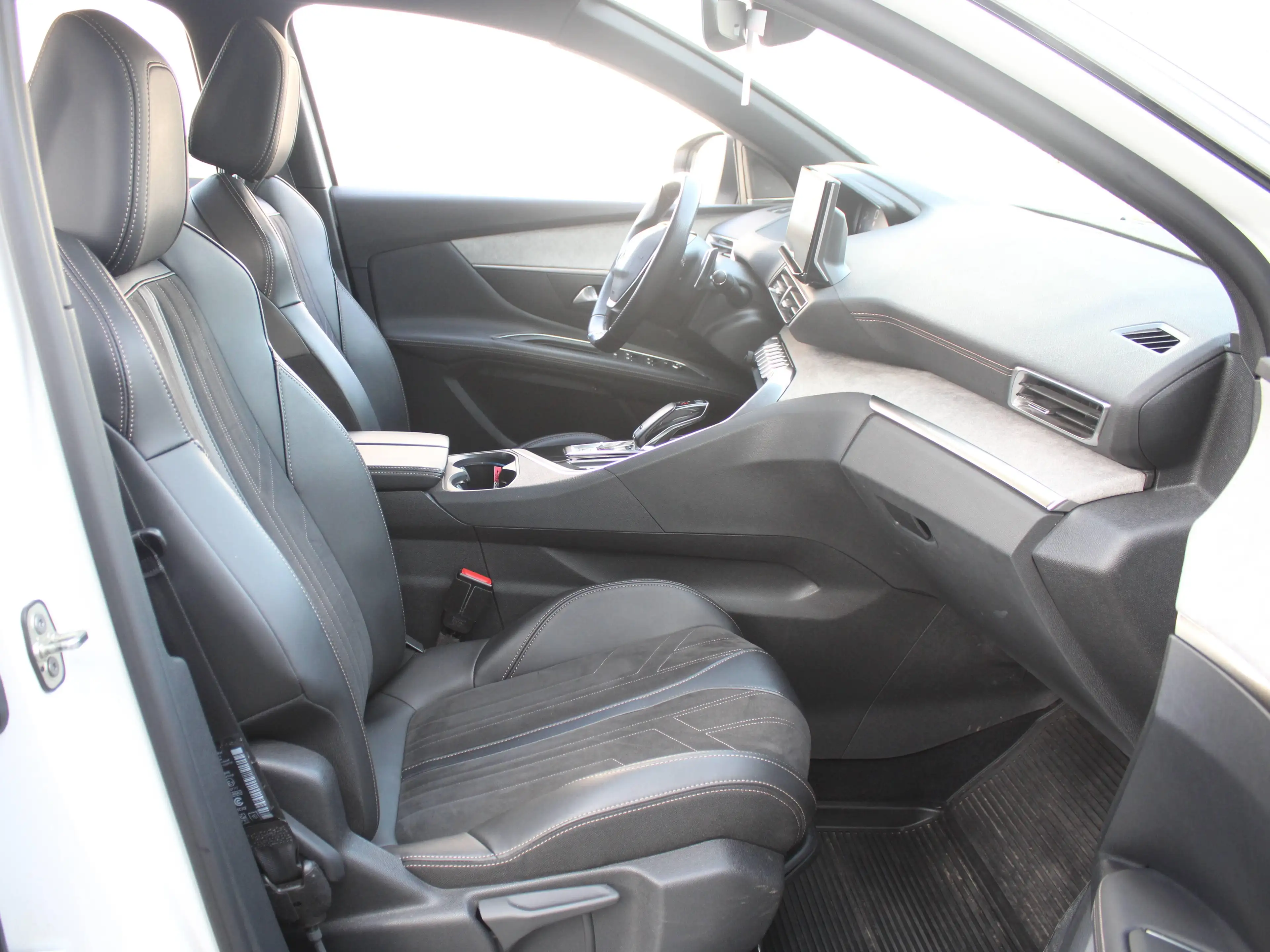 Peugeot 3008 1.5HDi GT+BOÎTE AUTO+CUIR+CAMERA+++ — photo 14