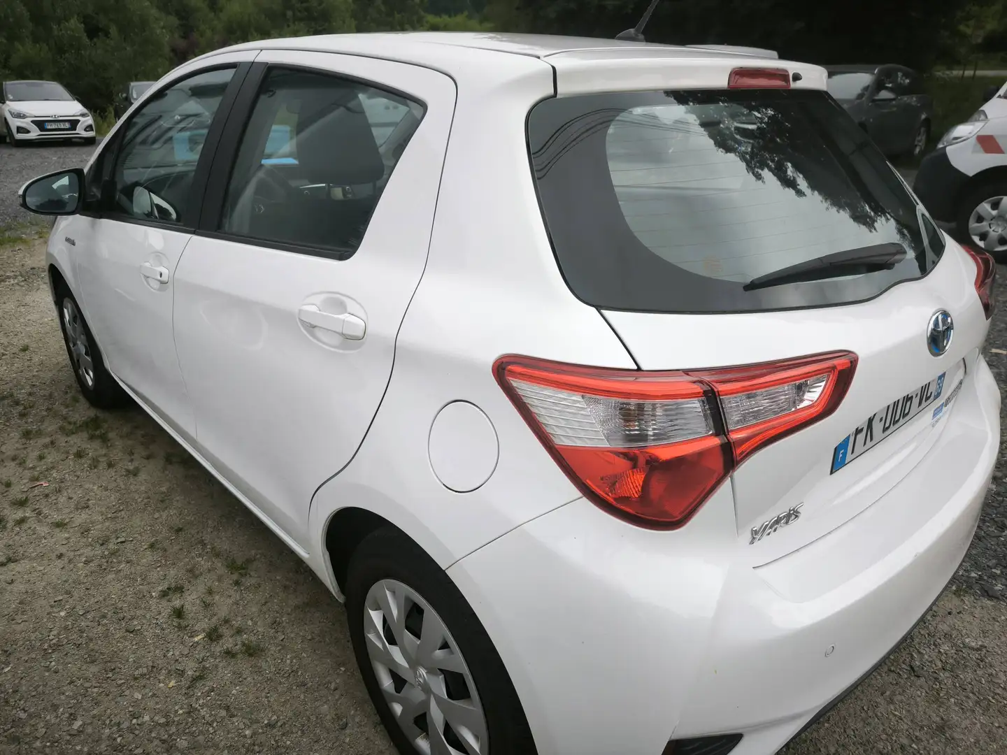 Toyota Yaris HYBRIDE BUSINESS Weiß - 2