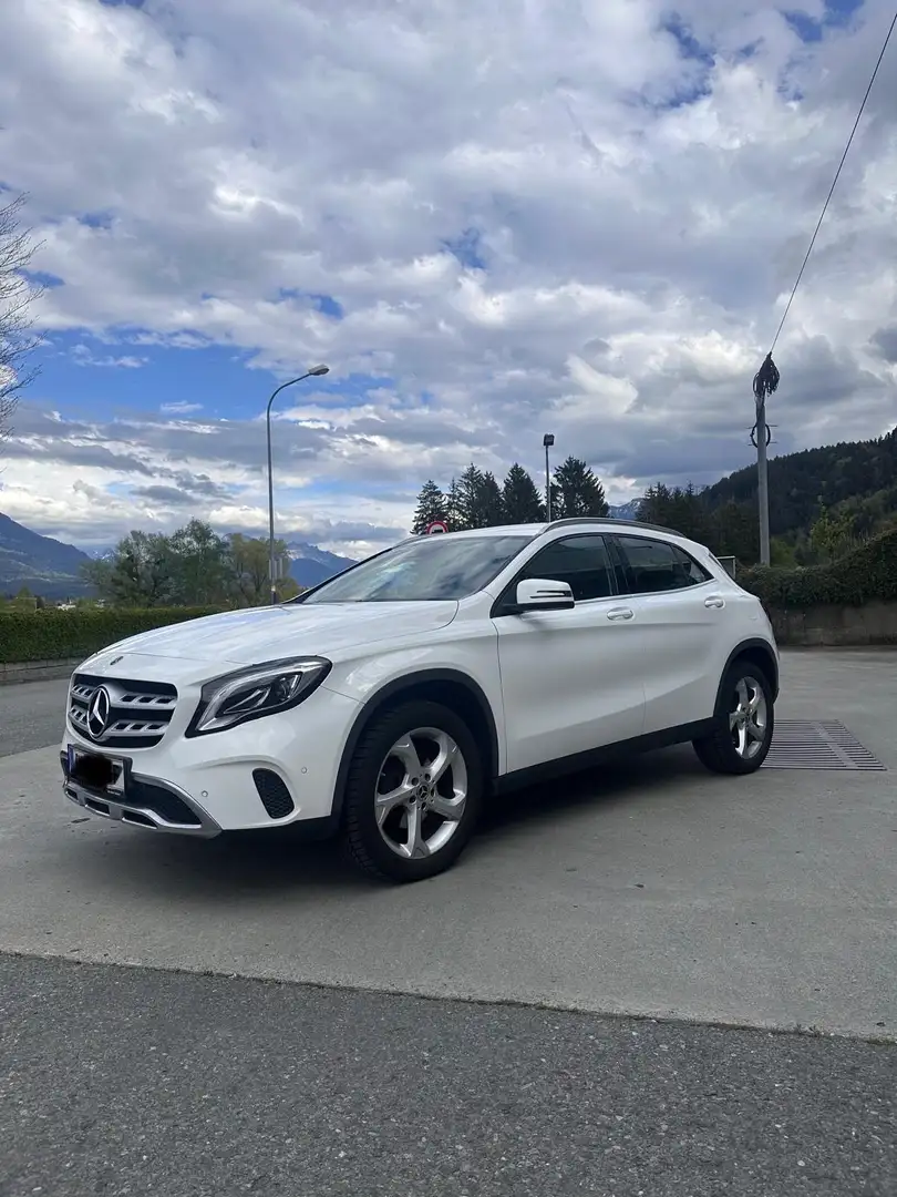Mercedes-Benz GLA 180 7G-DCT - 1